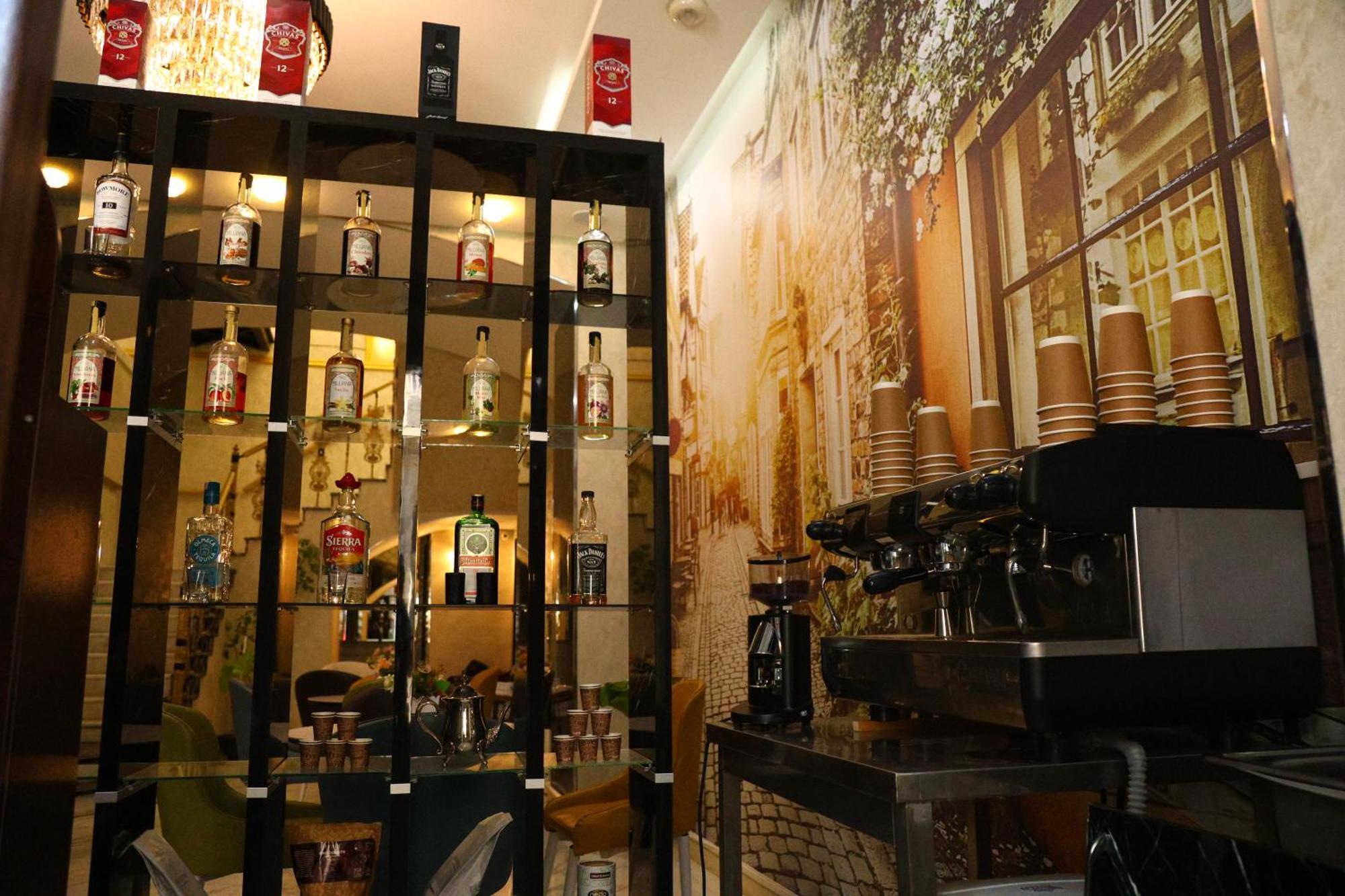 Dionis Coffee Shop Hotel Baku Exterior photo